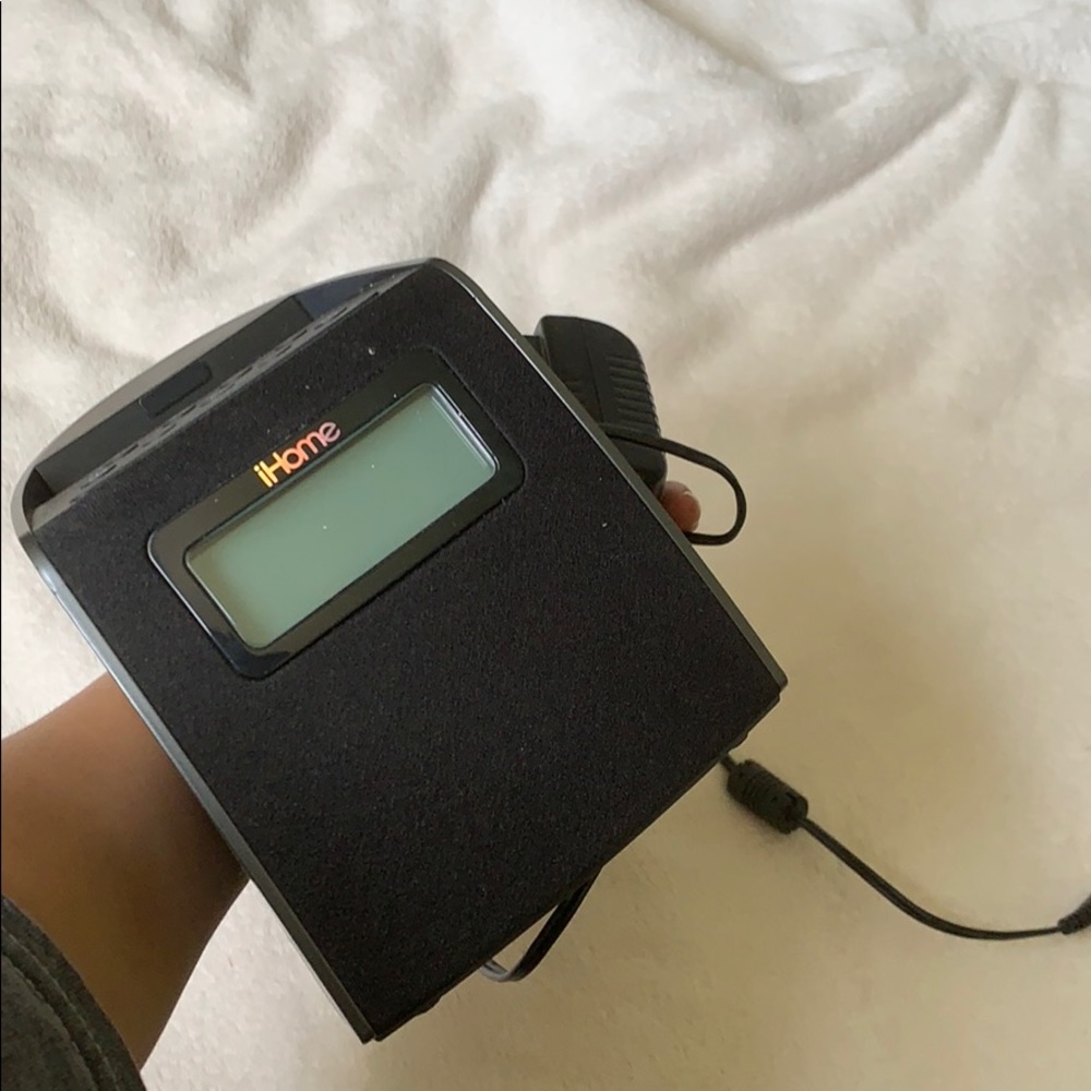 IHome iPhone Dock Charger/Clock